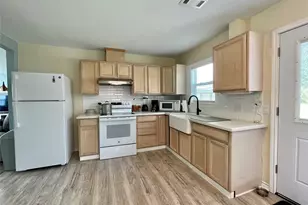 1116 Lake St, Clute, TX 77531 - Photo 14