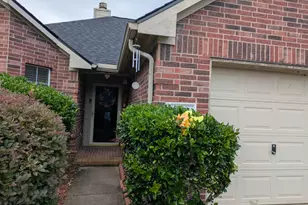 8005 Big Oak Dr, Texas City, TX 77591 - Photo 2