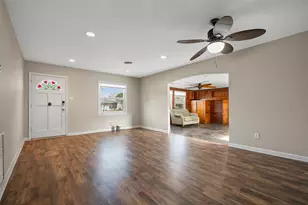 115 Marlin Ave, Galveston, TX 77550 - Photo 6