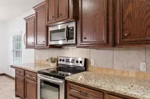 1840 Greenbriar Dr, Huntsville, TX 77340 - Photo 18