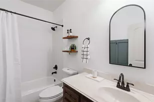 1840 Greenbriar Dr, Huntsville, TX 77340 - Photo 8