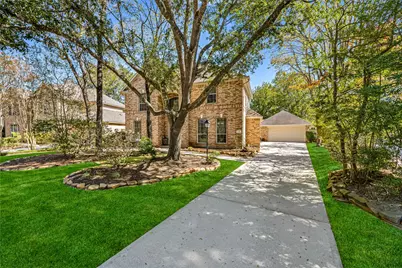 136 S Goldenvine Circle, The Woodlands, TX 77382 - Photo 2