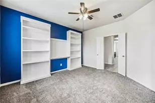 366 Lake Line Dr, Alvin, TX 77511 - Photo 4