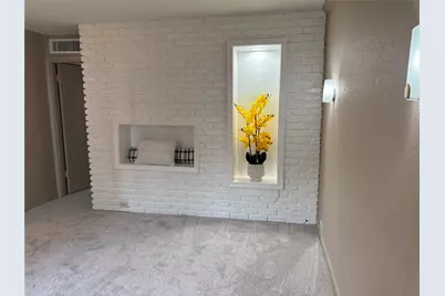 2121 Fountain View Drive #39, Houston, TX 77057 - Photo 2