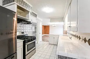 2811 26th St, Dickinson, TX 77539 - Photo 8