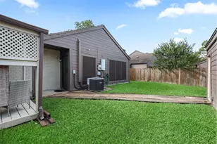 2333 Broadlawn Dr, Houston, TX 77058 - Photo 24