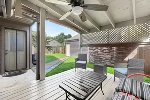 2333 Broadlawn Dr, Houston, TX 77058 - Photo 22