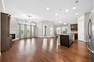 14 S Sawbridge Cir, The Woodlands, TX 77389 - Photo 8