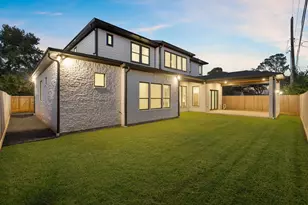 8021 Turquoise Ln, Houston, TX 77055 - Photo 2