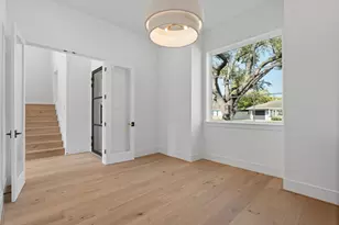 8021 Turquoise Ln, Houston, TX 77055 - Photo 10