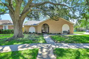 21902 Meadowhill Dr, Spring, TX 77388 - Photo 2