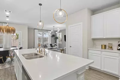 8519 Rising Stream Drive, Houston, TX 77063 - Photo 10