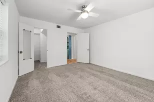 12966 Trail Hollow Dr, Houston, TX 77079 - Photo 16