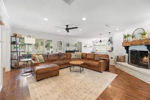 2731 Durban Dr, Houston, TX 77043 - Photo 10