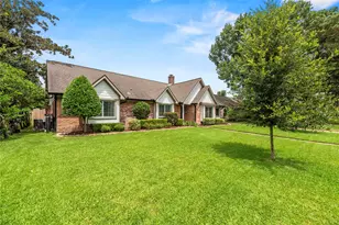 2731 Durban Dr, Houston, TX 77043 - Photo 2