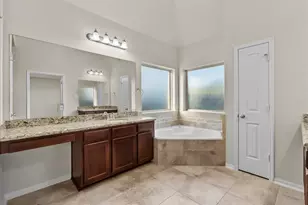 2246 Oakleaf Trail Ln, League City, TX 77573 - Photo 24