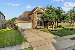 2246 Oakleaf Trail Ln, League City, TX 77573 - Photo 1