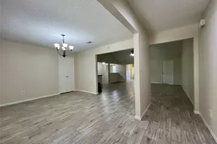 11842 S Fairhollow Ln, Houston, TX 77043 - Photo 4