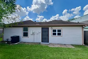 11842 S Fairhollow Ln, Houston, TX 77043 - Photo 16