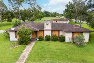 1513 County Rd 210, Angleton, TX 77515 - Photo 6