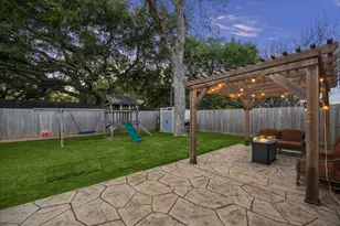 606 Kyle St, Sugar Land, TX 77478 - Photo 32