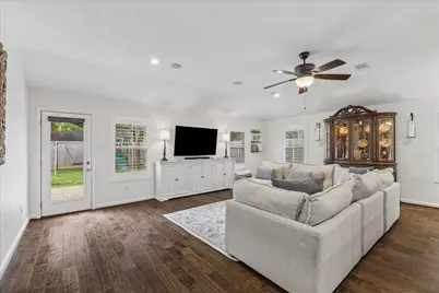 606 Kyle Street, Sugar Land, TX 77478 - Photo 2