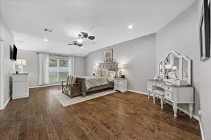 606 Kyle St, Sugar Land, TX 77478 - Photo 4