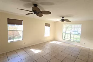 409 Commerce St, Tomball, TX 77375 - Photo 6