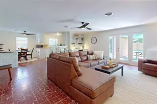 4826 Waynesboro Dr, Houston, TX 77035 - Photo 1