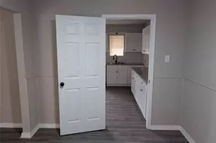 10922 Lockgate Ln, Houston, TX 77048 - Photo 6