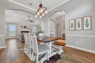 910 High Ridge Cir, Friendswood, TX 77546 - Photo 8