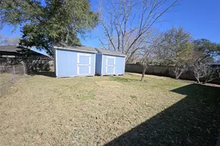 815 Merribrook Ln, Friendswood, TX 77546 - Photo 22