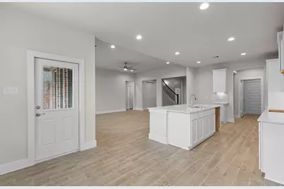 3207 Bushy Hawthorne Drive, Conroe, TX 77301 - Photo 8