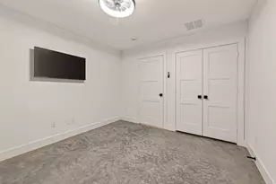 410 E 33rd St, Houston, TX 77018 - Photo 12