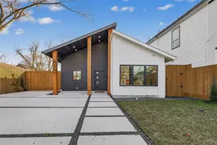 410 E 33rd St, Houston, TX 77018 - Photo 1