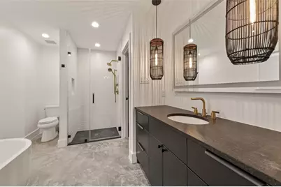 410 E 33 Rd St, Houston, TX 77018 - Photo 18