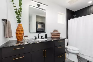 410 E 33rd St, Houston, TX 77018 - Photo 40