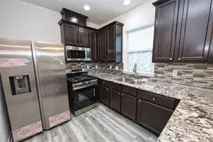 2107 54th St, Galveston, TX 77551 - Photo 10