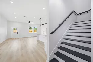 6610 Ezzard Charles Ln, Houston, TX 77091 - Photo 18