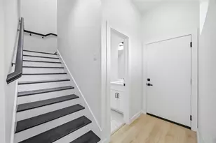 6610 Ezzard Charles Ln, Houston, TX 77091 - Photo 6