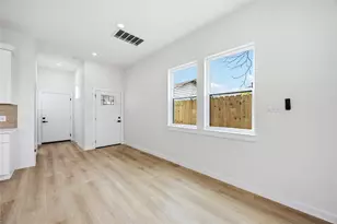 6610 Ezzard Charles Ln, Houston, TX 77091 - Photo 14