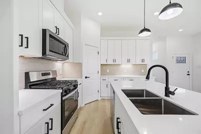 6610 Ezzard Charles Lane #A/B, Houston, TX 77091 - Photo 10