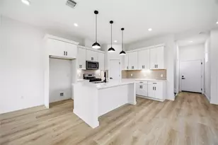 6610 Ezzard Charles Ln, Houston, TX 77091 - Photo 10