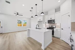 6610 Ezzard Charles Ln, Houston, TX 77091 - Photo 12