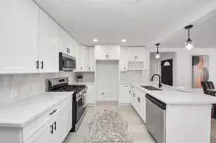 9610 Westview Dr, Houston, TX 77055 - Photo 8