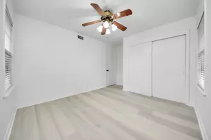 9610 Westview Dr, Houston, TX 77055 - Photo 12