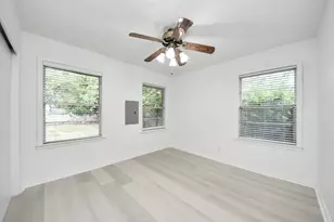 9610 Westview Dr, Houston, TX 77055 - Photo 32