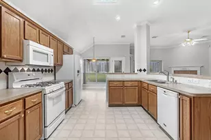 16650 Bluefin St, Crosby, TX 77532 - Photo 6