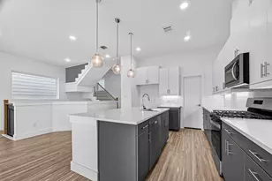 2105 Holman St, Houston, TX 77004 - Photo 10