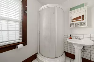 916 11th St, Galveston, TX 77550 - Photo 8